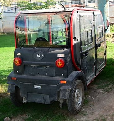 electronic rickshaws