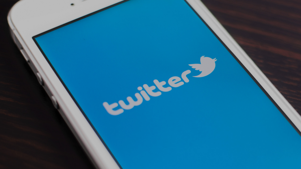 Twitter in talks with Google and Salesforce about a potential sale
