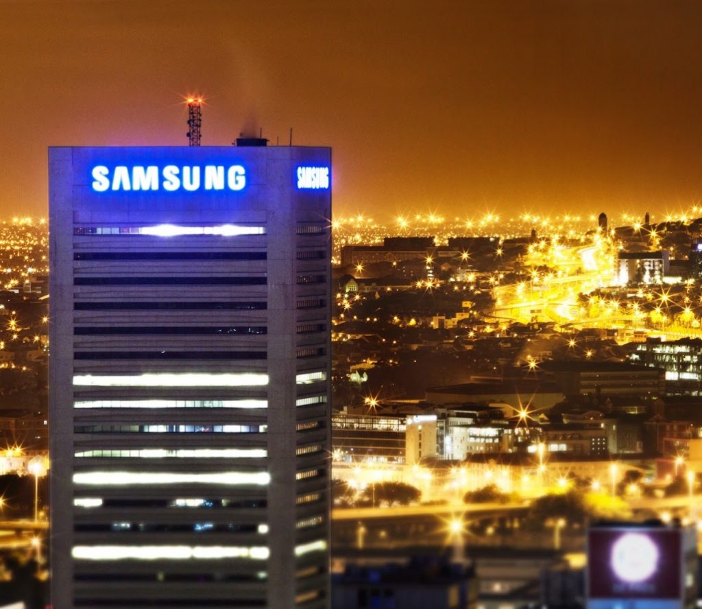 Samsung recorded net profit of $12.8 billion (14.5 trillion won) from the sales of $54.7 billion (62 trillion won) in the third quarter of this year.