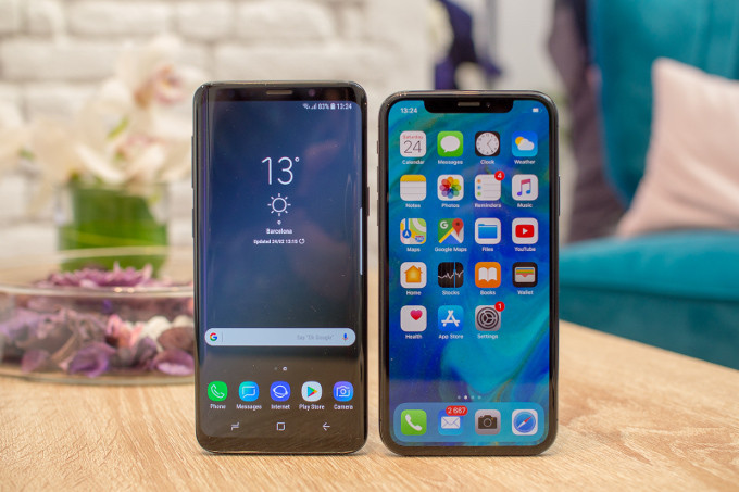 Samsung-Galaxy-S9-vs-Apple-iPhone-X-first-look